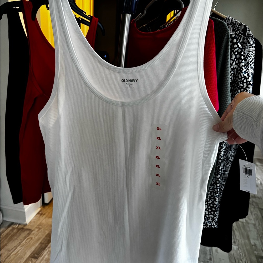 Old Navy Fitted White Sleeveless Tank Top